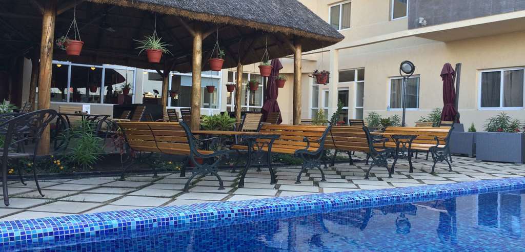 Tulip Inn Juba Restaurace fotografie